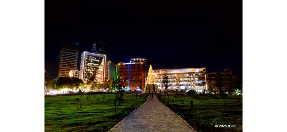Ni ubusitani buri hagati y’inyubako ya Centenary House, Kigali City Tower, Kwa  Rubangura n’ahahoze hazwi nka UTC