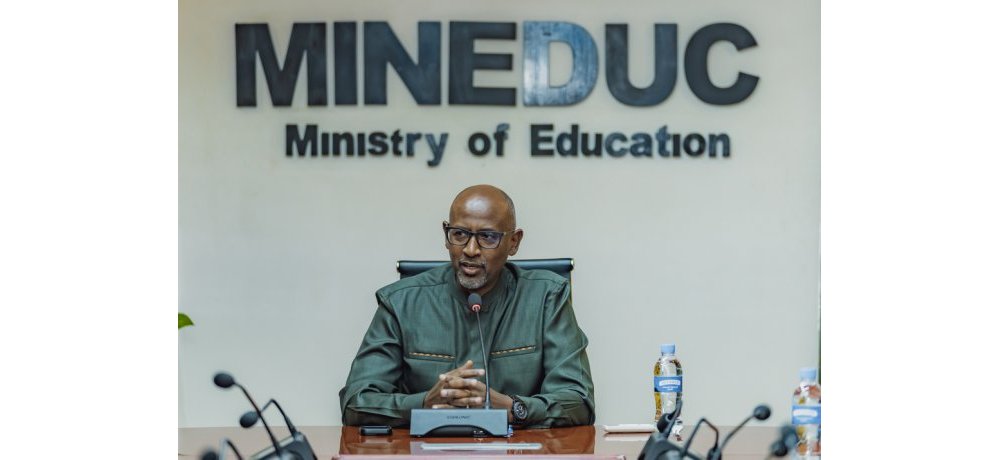 Minisitiri w’Uburezi, Nsengimana Joseph, yavuze ko ubu bufatanye buzafasha abarezi n’abanyeshuri mu masomo ya buri munsi