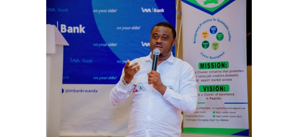 Umuyobozi w’Ihuriro ry’Abatunganya Ibikomokaku Mpu mu Rwanda, Kamayirese Jean D’amour yashimiye Leta y’u Rwanda yabafashije kongera gutuma impu zigira agaciro