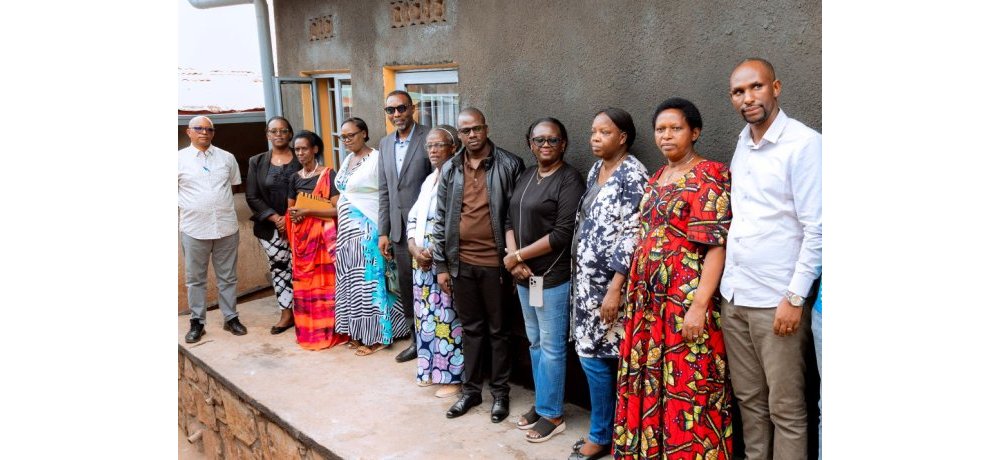 Ubwo yamurikirwaga ibikorwa yakorewe na NIRDA, Mukangango yari kumwe n’abaturanyi be ba hafi