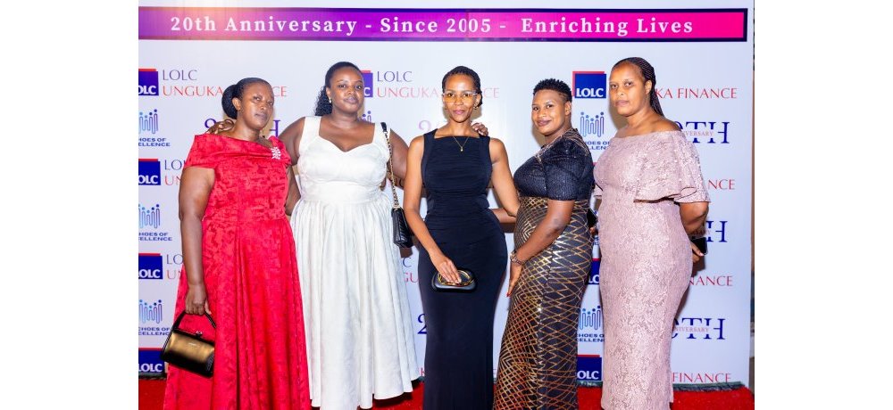 Ni ibirori byaranzwe n’ibishimo no gufata amafoto y’urwibutso ku bayobozi n’abakozi ba LOLC Unguka Finance