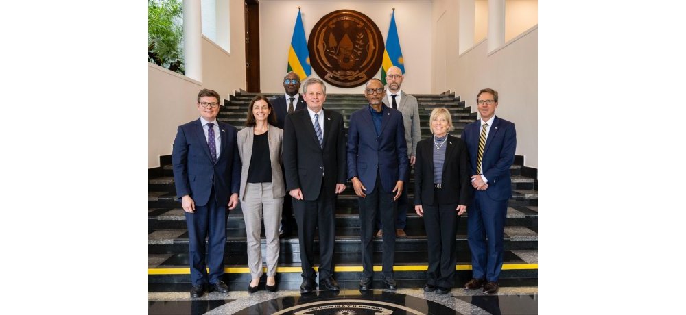 Perezida Kagame yaganirikye n’itsinda ry’abayobozi baturutse muri Amerika