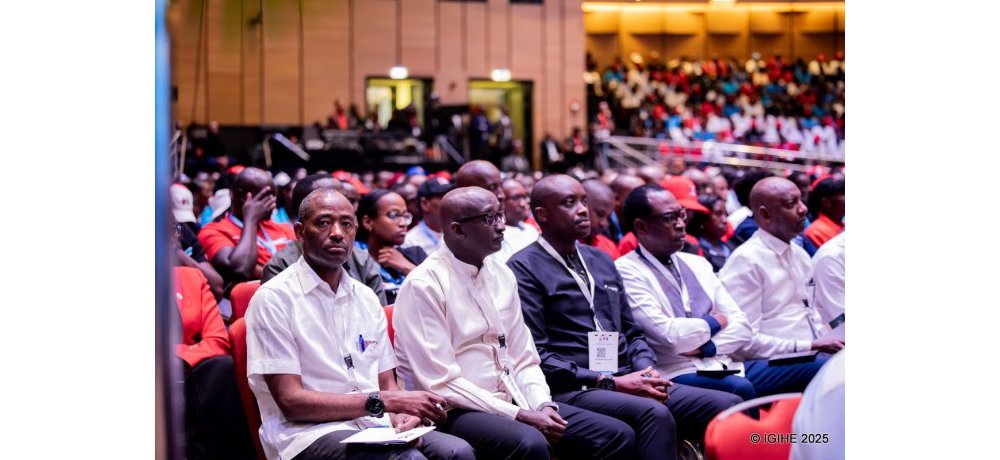 Umugaba Mukuru w’Ingabo z’u Rwanda (RDF), General Mubarakh Muganga, CG Felix Namuhoranye uyobora Polisi y’u Rwanda na Aimable Havugiyaremye, Umuyobozi Mukuru wa NISS bari mu bitabiriye iyi nama Perezida Kagame yashimiyemo abo mu nzego z’Umutekano