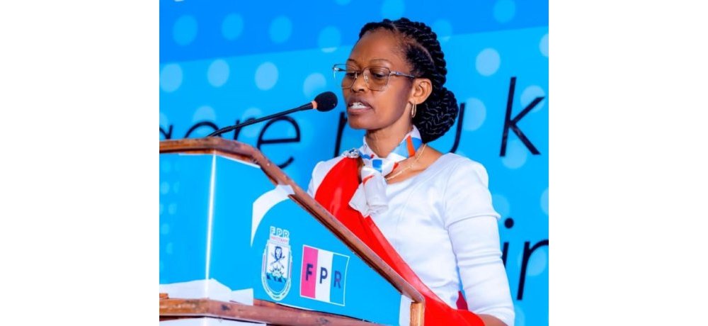 Umunyamabanga w’Uruguga rw’Abagore rushamikiye ku Muryango FPR Inkotanyi mu rwego rw’Igihugu, Murumunawabo Cecile, yasabye abanyamuryango bose kuba maso barwanya abagura ibiribwa by’abatishoboye