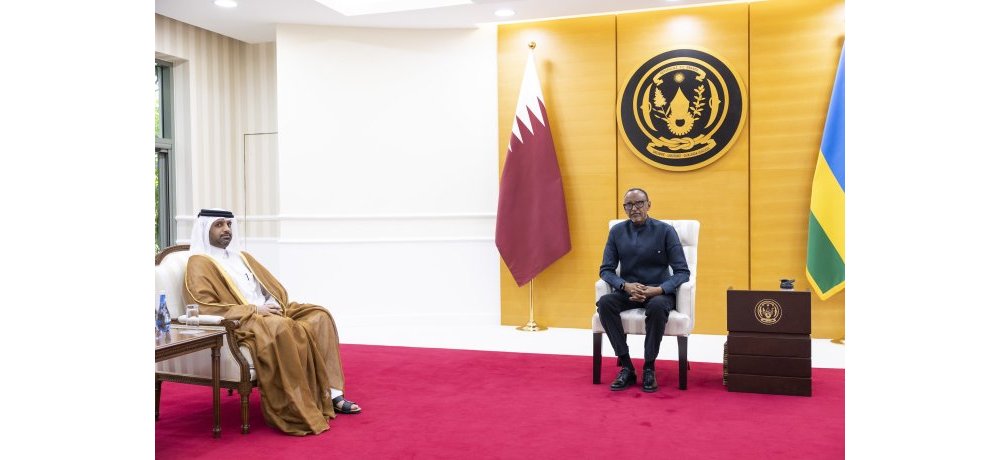 Perezida Kagame yaganiriye na Ambasaderi wa Qatar mu Rwanda, Mansour Ali Fahd Al Shahwani Al Hajri