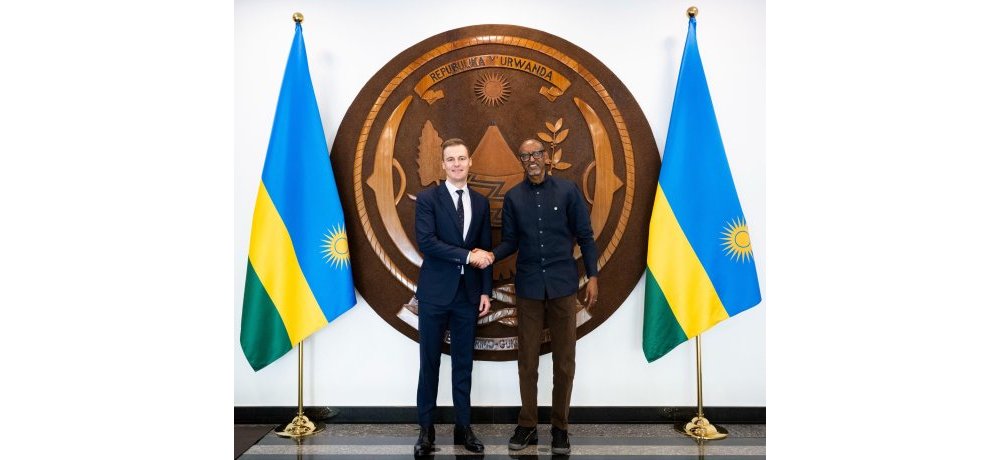 Perezida Kagame yaganiriye na Hugh Evans wa Global Citizen 