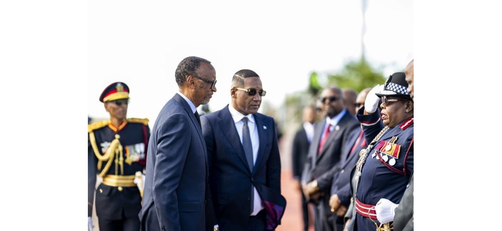 Perezida Kagame yakiriwe na mugenzi we wa Botswana, Duma Boko