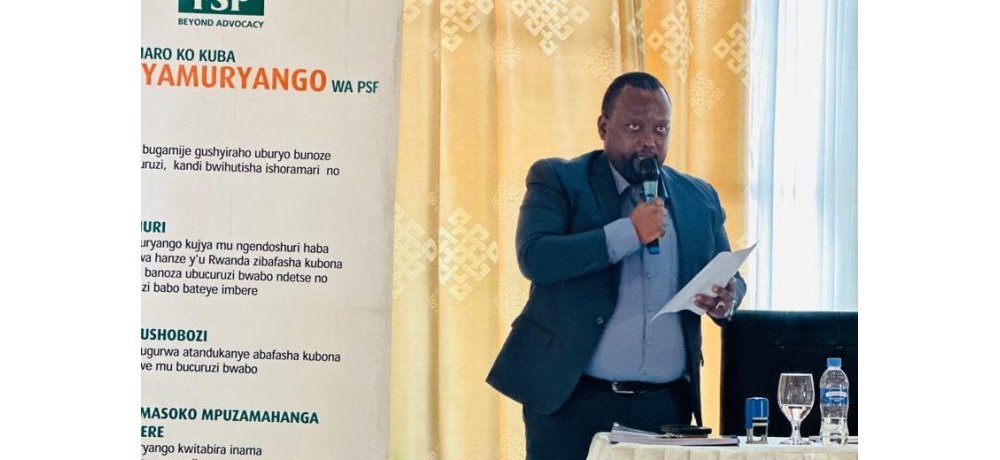 Ntwari Janvier yasabye abikorera b’i Karongi gukora amasaha 24 kuri 24