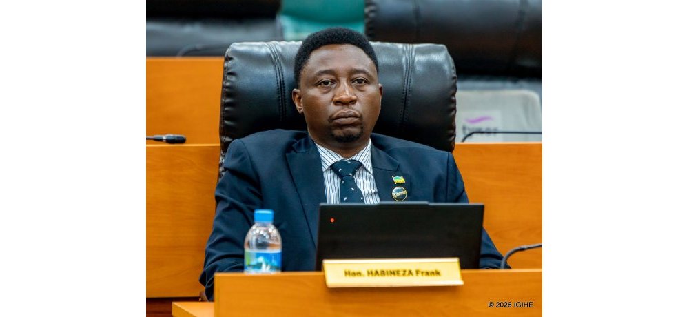 Senateri Dr. Frank Habineza yavuze ko mu Cyanya cy’inganda kiri i Masoro hakigaragara ikibazo cy’imicungire mibi y’amazi akoreshwa mu nganda kuko amanuka akisuka mu Gishanga cya Mulindi