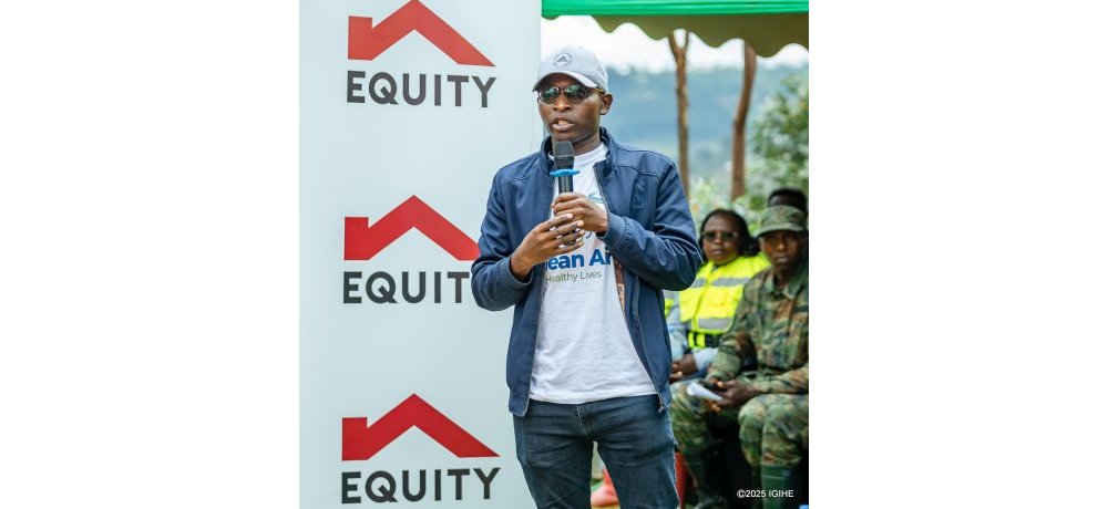 Umukozi ushinzwe ubushakashatsi  n’iterambere mu kigo cy’Igihugu gishinzwe Kurengera Ibidukikije (REMA), Nduwimana Onesphore, yasobanuriye ko gutera ibiti bigira akamaro ku buzima bwabo ndetse n’ubw’igihugu muri