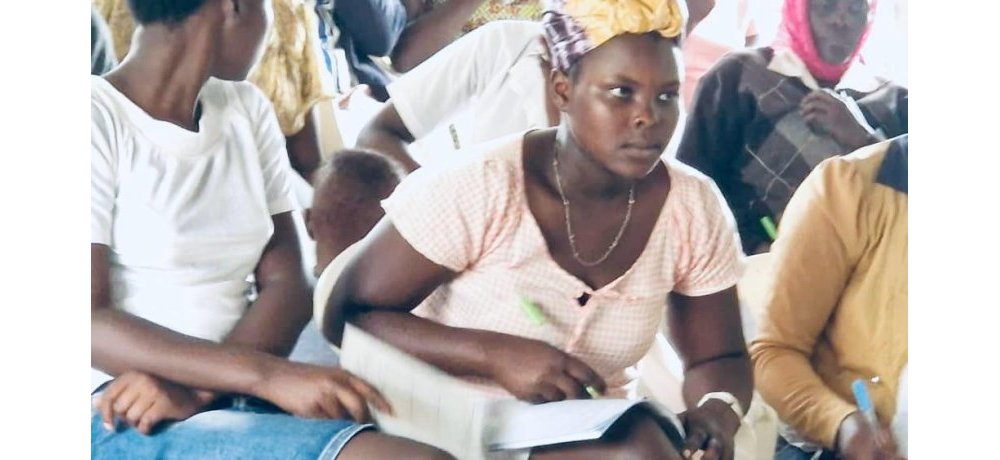 Abakobwa babyariye iwabo bigishwa imirimo itandukanye ibafasha kwiteza imbere