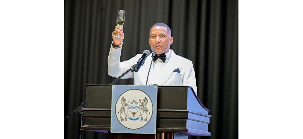 Perezida  Duma Boko yavuze ko uru ruzinduko rwashimangiye umubano ibihugu byombi bifitanye