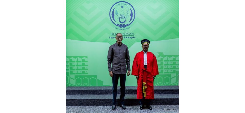 Dr. Nshimiyimana Didace na Perezida Kagame nyuma y’umuhango w’irahira