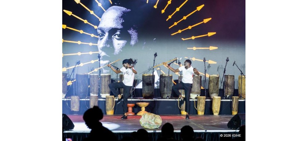 Umuhanzi Ruti Joel ataramira abitariye ’Ikivi Rwanda Festival’ muri Green Hills Academy