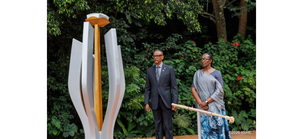 Perezida Kagame na Madamu Jeannette Kagame ubwo biteguraga gucana urumuri rw’icyizere