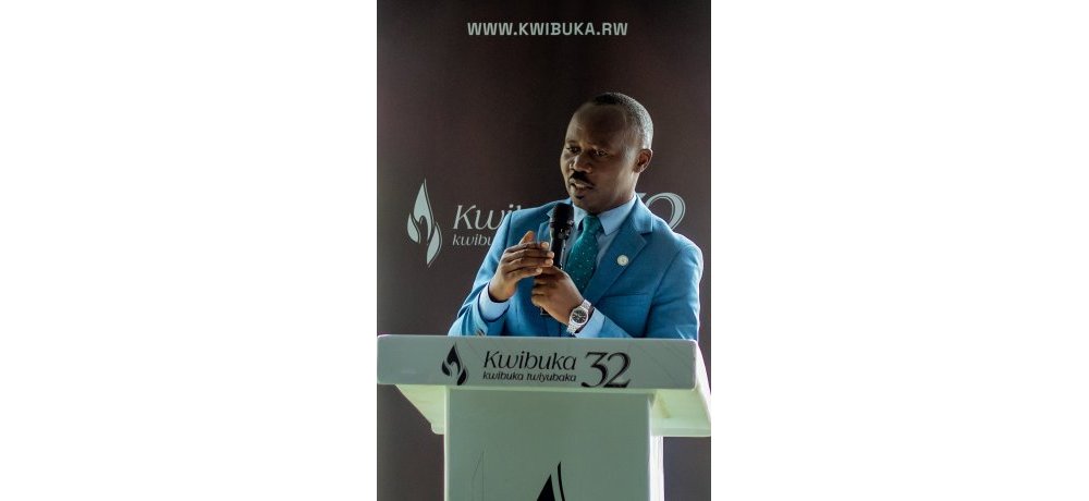 Meya w’Akarere ka Rubavu, Mulindwa Prosper, yashimangiye ko kwibuka bijyana n’inshingano yo gukora ibishoboka byose kugira ngo ibyabaye bitazongera ukundi