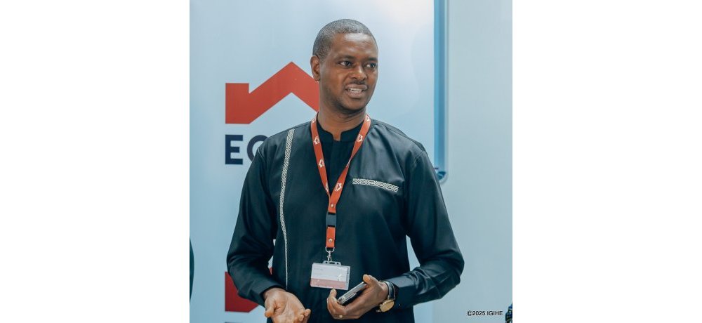  Umuyobozi ushinzwe Ubucuruzi muri Equity Bank Rwanda, Eric Rutabana, yavuze ko bahisemo gusoreza icyumweru cyahariwe kwita ku bakiliya i Muhanga mu rwego rwo kubegera